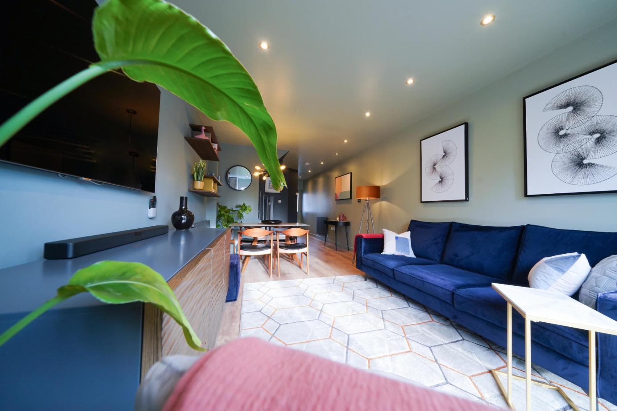 Castle Townhouse Kenilworth - Private Parking - 24 Hr Gym Access - Town Centre Apartment ห้อง รูปภาพ
