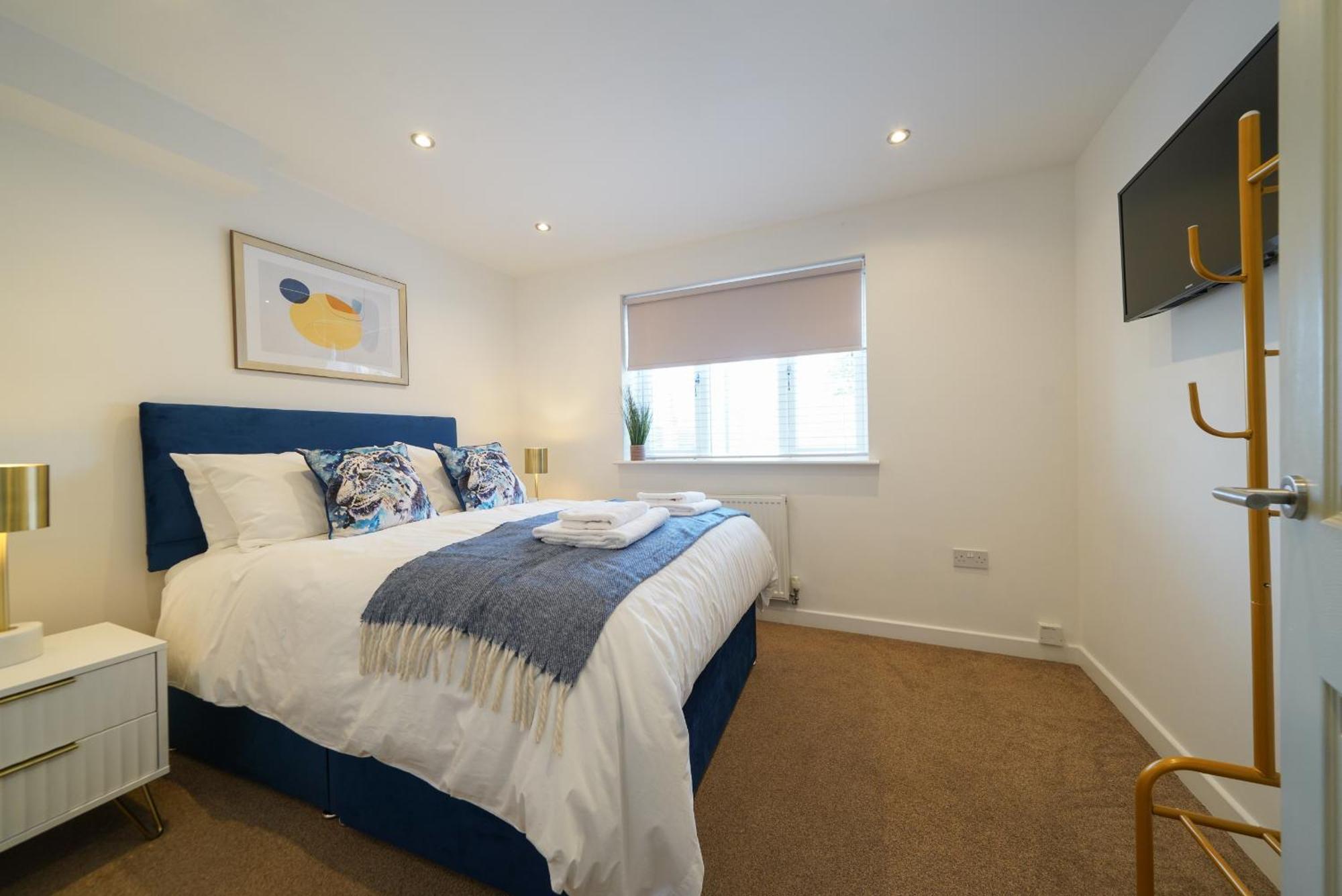 Castle Townhouse Kenilworth - Private Parking - 24 Hr Gym Access - Town Centre Apartment ห้อง รูปภาพ